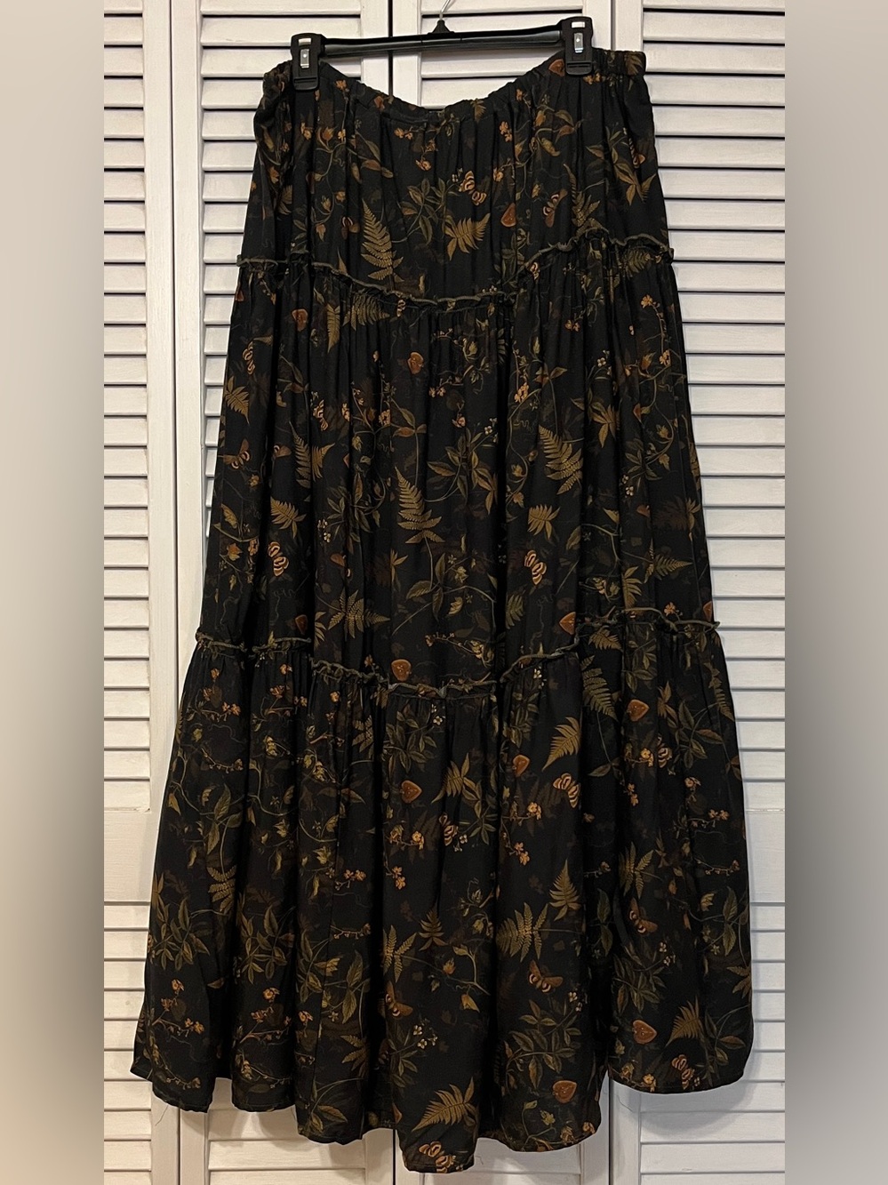 NWT  Thorn & Fable Hot Topic Dark Green Forest Plus Size Maxi Skirt 3X SOLD OUT